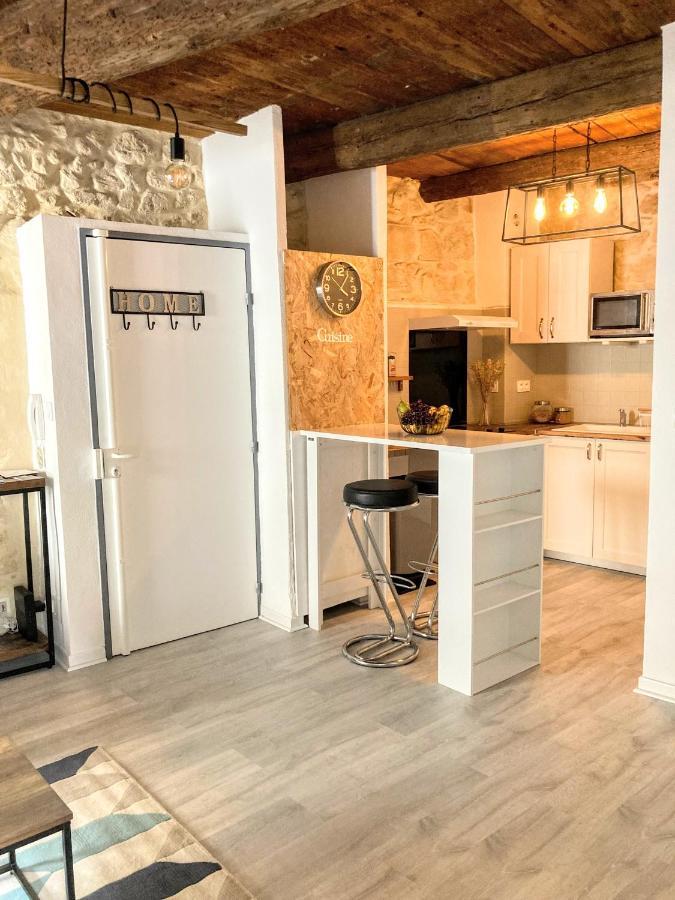 Immeuble 3 Apparts Centre Historique St Gilles Maisoncarreeconciergerie Saint-Gilles  Eksteriør billede