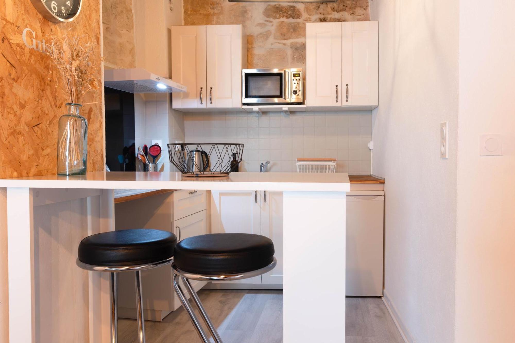 Immeuble 3 Apparts Centre Historique St Gilles Maisoncarreeconciergerie Saint-Gilles  Eksteriør billede