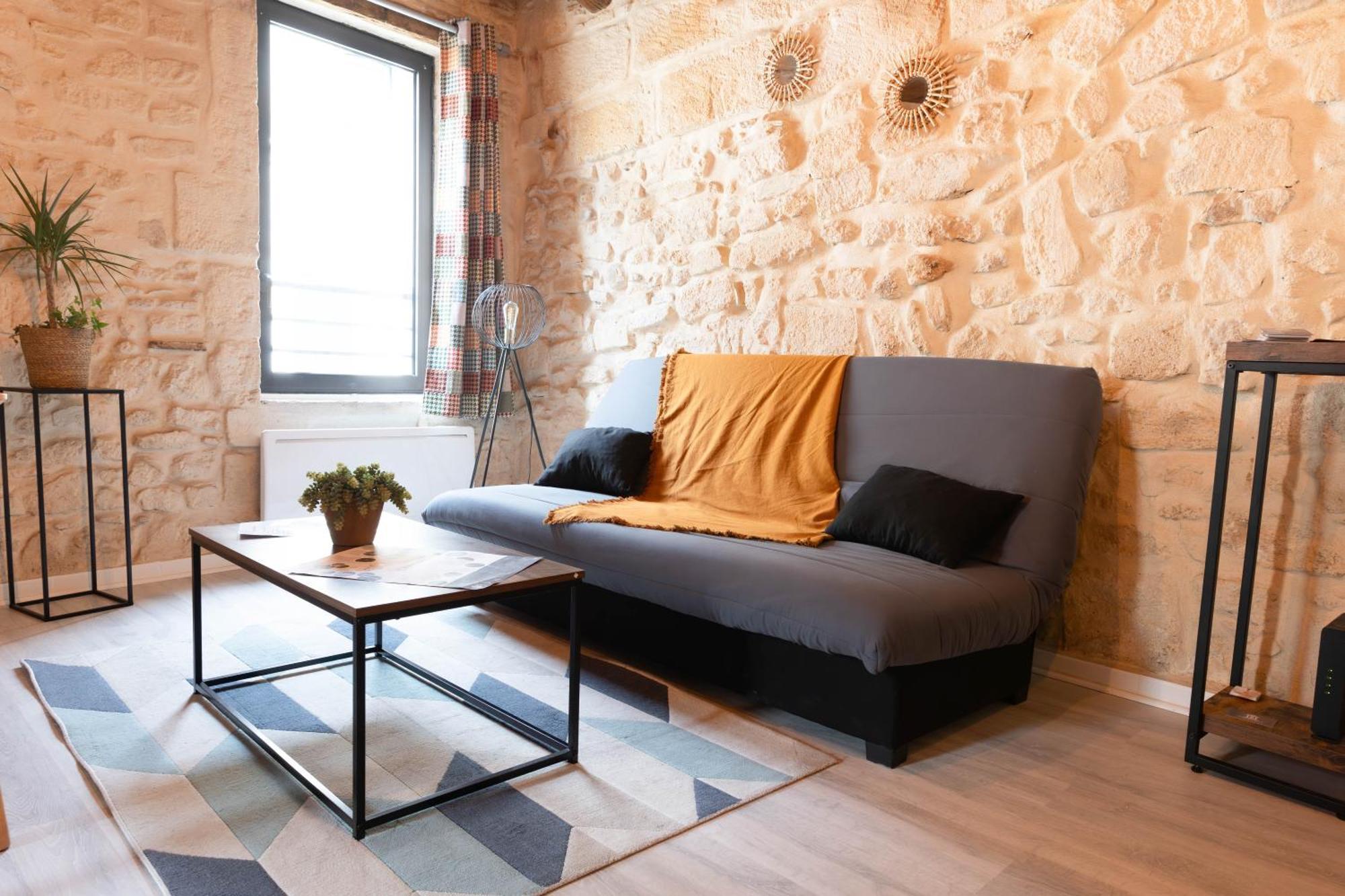 Immeuble 3 Apparts Centre Historique St Gilles Maisoncarreeconciergerie Saint-Gilles  Eksteriør billede