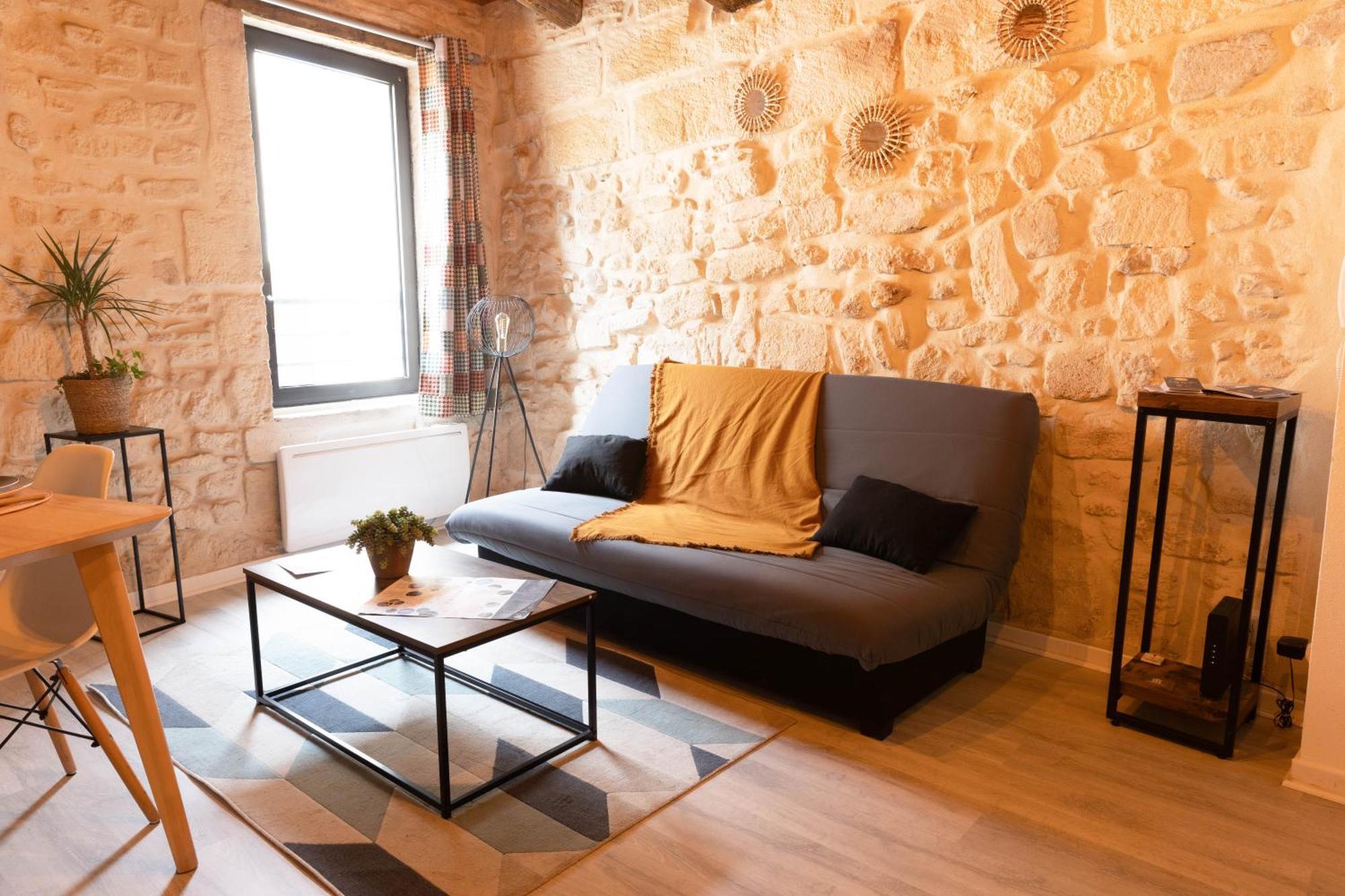 Immeuble 3 Apparts Centre Historique St Gilles Maisoncarreeconciergerie Saint-Gilles  Eksteriør billede