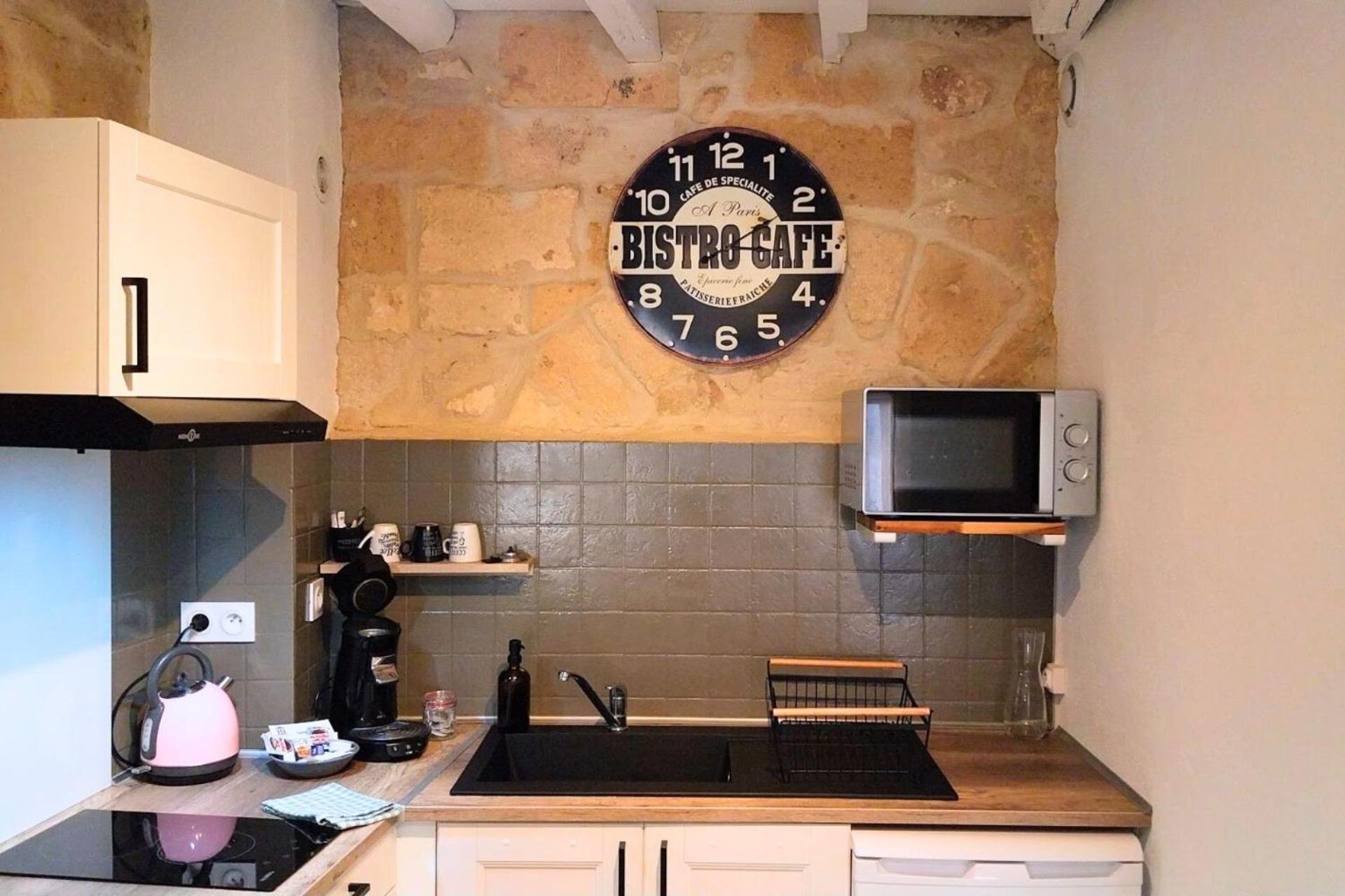 Immeuble 3 Apparts Centre Historique St Gilles Maisoncarreeconciergerie Saint-Gilles  Eksteriør billede